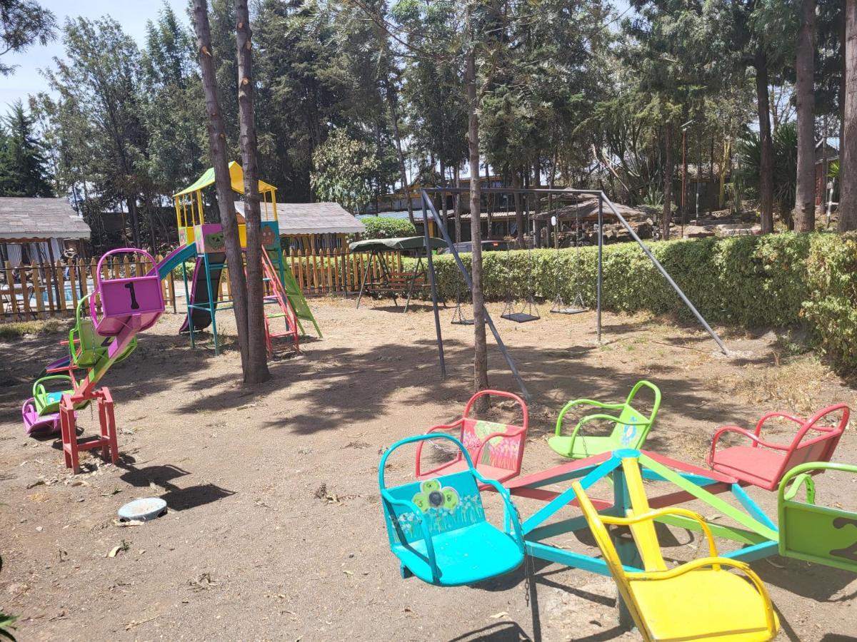Triple Eden Resort - Найваша Екстериор снимка